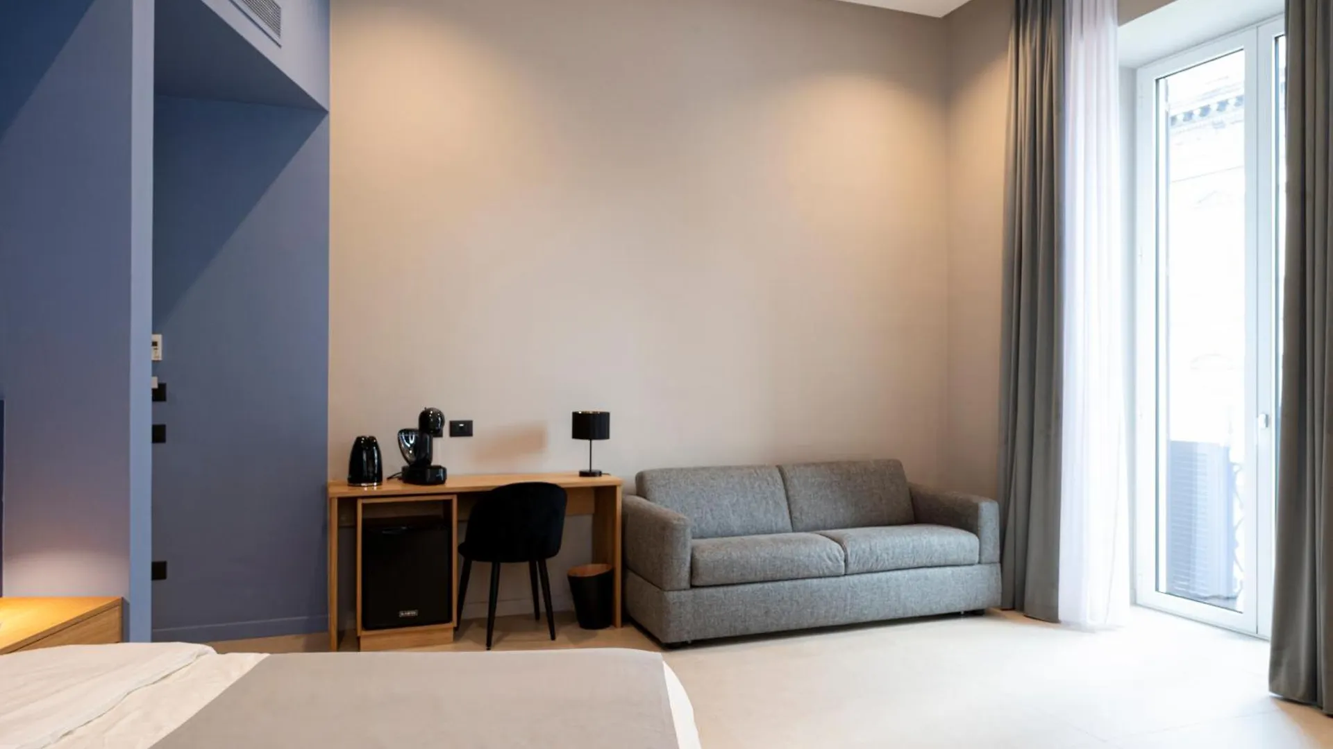 Dimora Angioina Hotel Naples 0*,